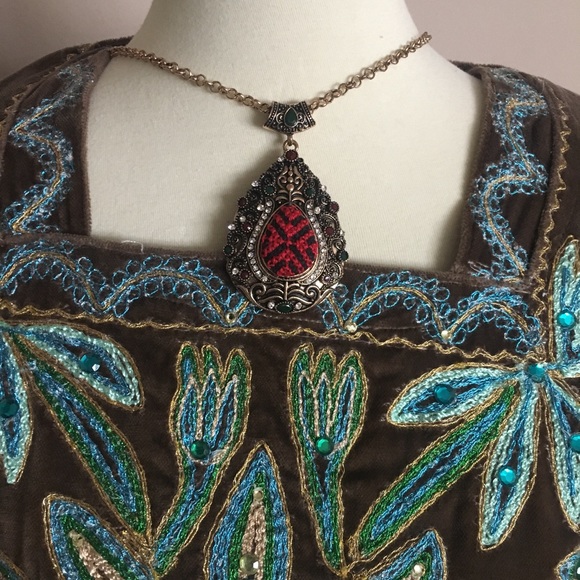 HANDMADE GOWN!! - Picture 2 of 7